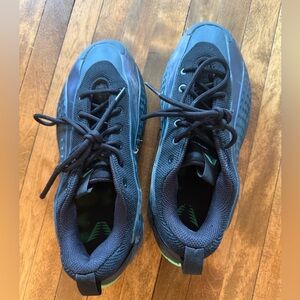 Adidas kids’ grade school Anthony Edwards 1 low basketball shoes size 5.5